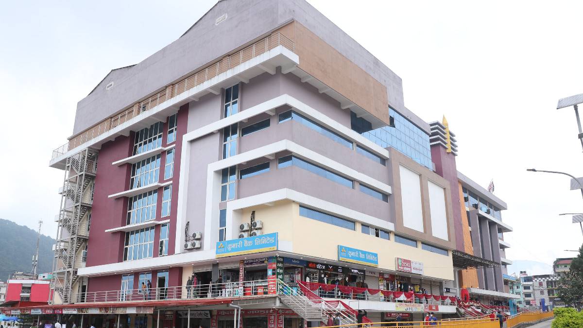 नयाँ बसपार्कमा काम गर्ने वातावरण बनाउन माग